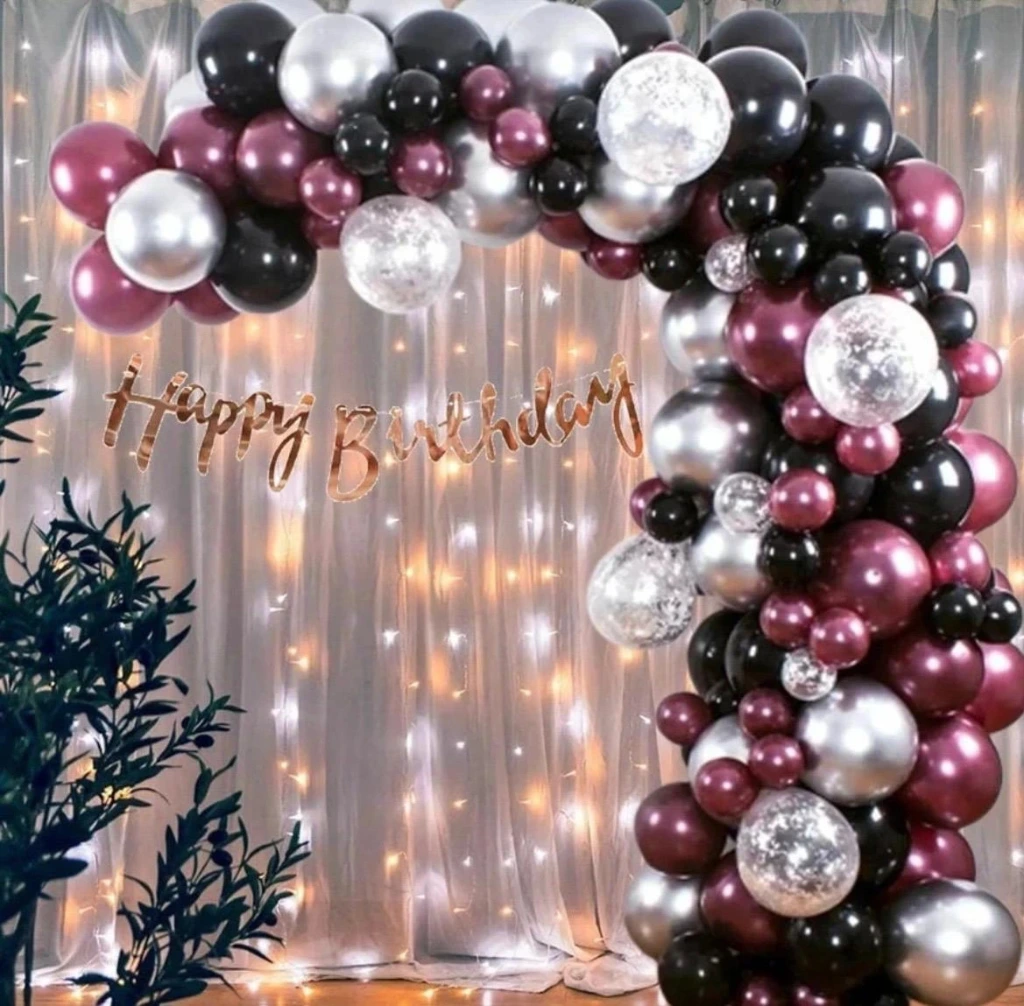 🖤 Luxury Black & Gold Theme  Description: Black, gold aur silver balloons ke saath yeh decoration bold aur luxurious feel deta hai. Adult birthday, surprise party ya classy celebration ke liye ideal setup.